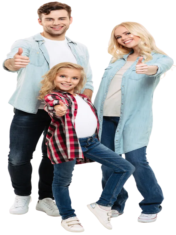 Familia con asesoría para cotizar planes Cruz Blanca con respaldo Bupa
